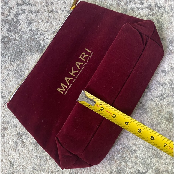 MAKARI EYE SHADOW PALETTE Plus Makeup bag Limited Edition NWT - Picture 12 of 14